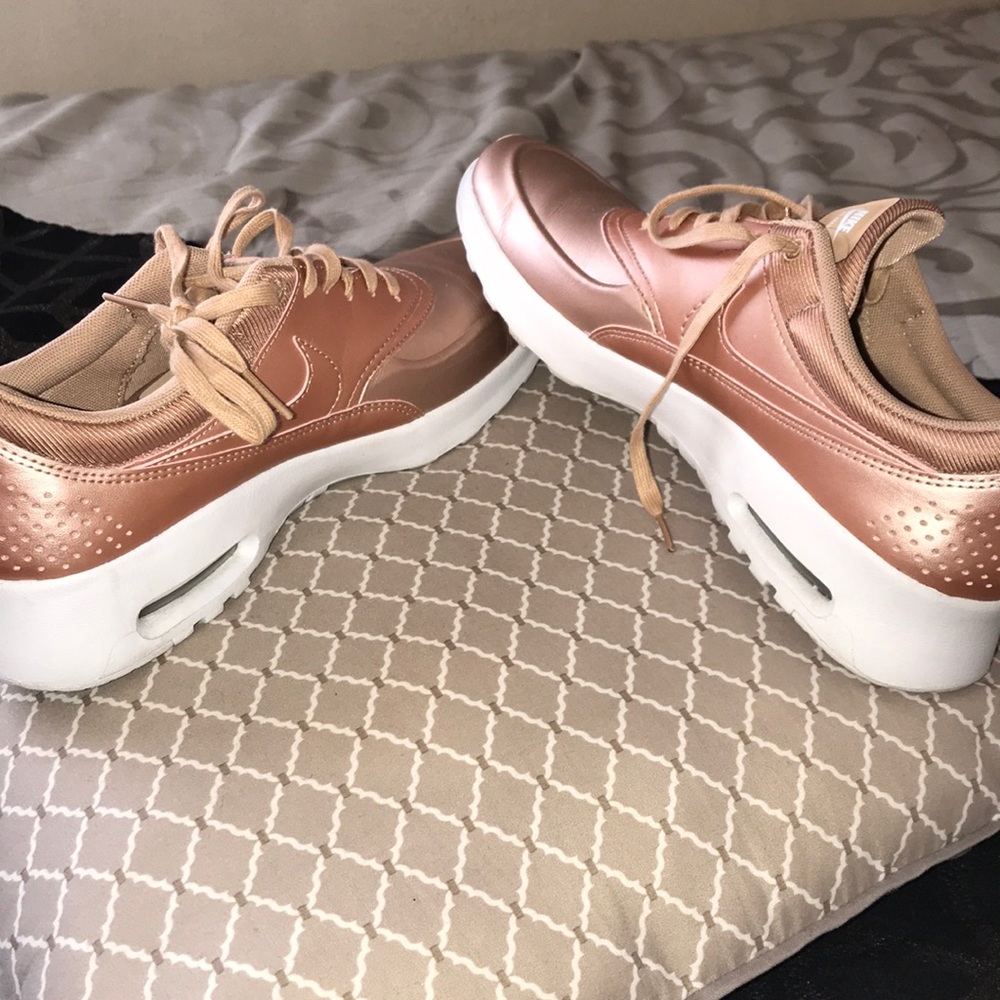 Nike Rose Gold Air Max Thea